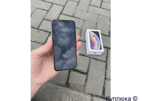 Продам IPhone X состояние хорошее всё работает без дефектов