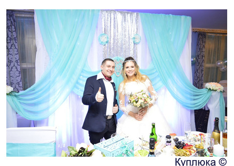ВЕДУЩИЙ ПРАЗДНИКОВ